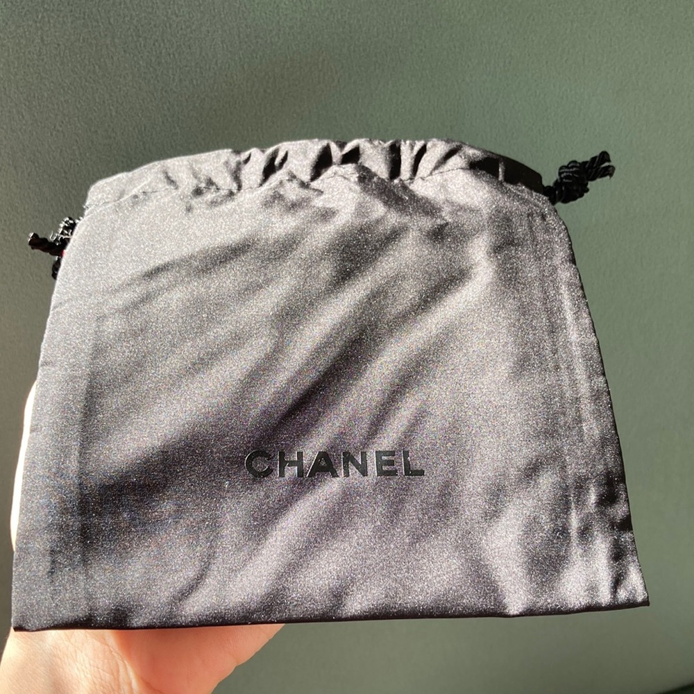 CHANEL pouch